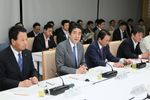 Photograph of the Prime Minister delivering an address at the meeting of the Industrial Competitiveness Council 1