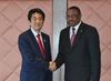 Photograph of Prime Minister Abe shaking hands with Prime Minister Hailemariam Desalegn of the Federal Democratic Republic of Ethiopia