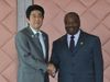 Photograph of Prime Minister Abe shaking hands with President of the Gabonese Republic Ali Bongo Ondimba