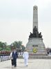 Photograph of the Prime Minister laying a wreath at the José Rizal Monument (3)