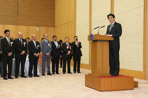 Photograph of the Prime Minister delivering an address at the Iftar with the Islamic Diplomatic Corps in Japan