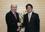 Photograph of Prime Minister Abe receiving a courtesy call from the Speaker of the Jordanian Senate, Mr. Taher Masri (1)