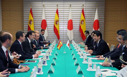 Photograph of the Prime Minister at the Japan-Spain Summit Meeting