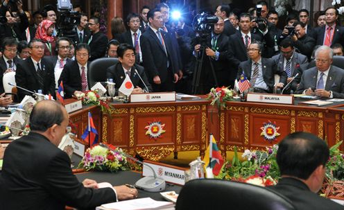 Photograph of the Prime Minister attending the Japan-ASEAN Summit Meeting (2)