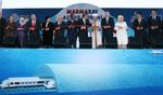 Photograph of the Prime Minister cutting the ribbon at the opening ceremony of the Marmaray Project