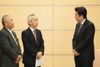 Photograph of the Prime Minister receiving a courtesy call from members of the Oshima Town Assembly (2)