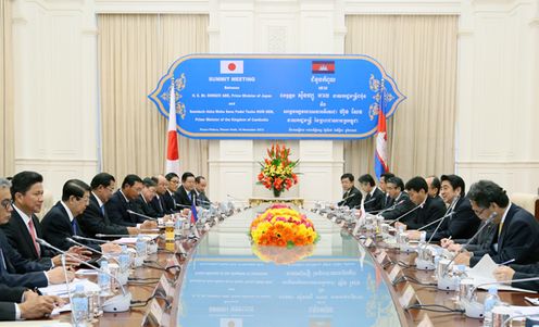 Photograph of the Japan-Cambodia Summit Meeting