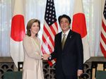 Photograph of Prime Minister Abe shaking hands with H.E. Ms. Caroline Kennedy, Ambassador of the United States of America to Japan (1)