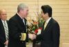 Photograph of Prime Minister Abe shaking hands with Commander Miller (2)