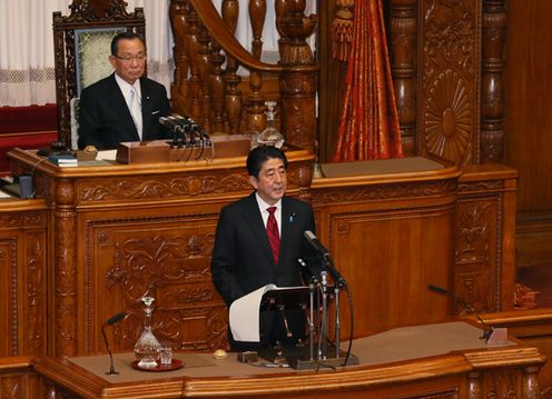 Photograph of the Prime Minister delivering a policy speech during the plenary session of the House of Councillors (2)