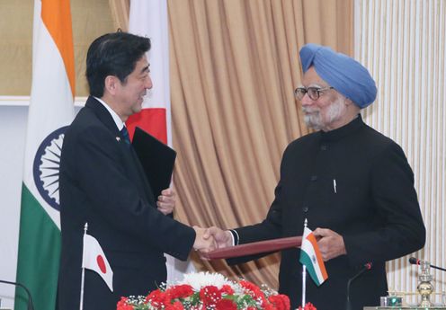 Photograph of the Signing Ceremony for the Japan-India Joint Statement