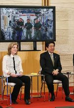 Photograph of the conversation with Astronaut Koichi Wakata (1)