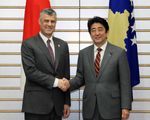 Photograph of Prime Minister Abe shaking hands with H.E. Mr. Hashim Thaci, Prime Minister of the Republic of Kosovo
