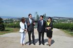 Photograph of Prime Minister and Mrs. Abe touring Monte do Gozo