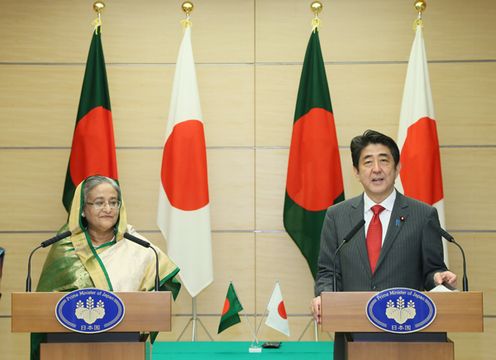 Photograph of the Japan-Bangladesh joint press announcement