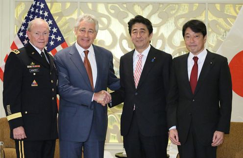 Photograph of the Prime Minister receiving a courtesy call from the Hon. Mr. Chuck Hagel, Secretary of Defense of the United States of America (1)
