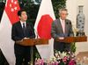 Photograph of the Japan-Singapore joint press announcement (1)