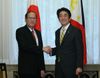 Photograph of Prime Minister Abe shaking hands with the President of the Philippines