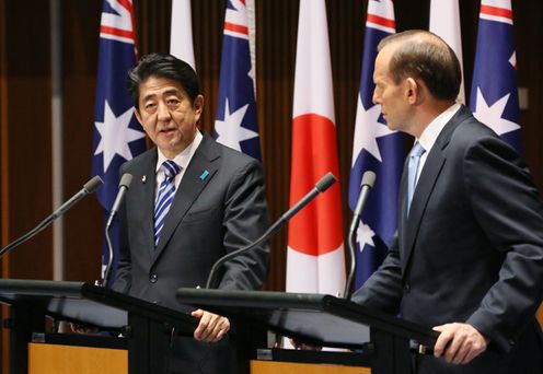 Photograph of the Japan-Australia joint press conference (1)