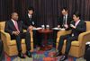 Photograph of Prime Minister Abe meeting with the Prime Minister of Dominica (2)