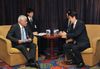 Photograph of Prime Minister Abe meeting with the Vice President of Suriname (2)