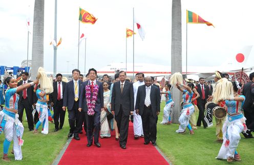 Photograph of the Prime Minister attending a welcome ceremony