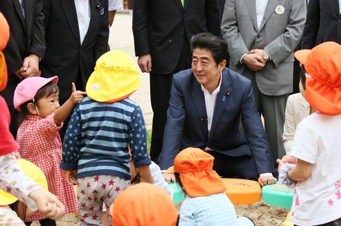 Photograph of the Prime Minister visiting a day-care center