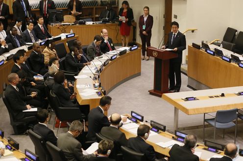Photograph of the Prime Minister delivering an address at the High-level Meeting on Response to the Ebola Virus Disease Outbreak (taken by the representative photographer)