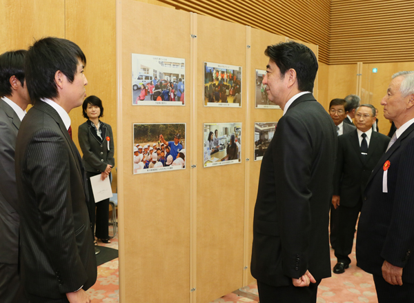 The Prime Minister Honors Contributors To The Building Of Safe And ...