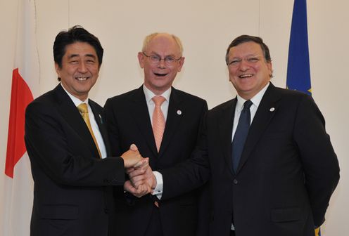 Photograph of the Japan-EU Summit Meeting (1)
