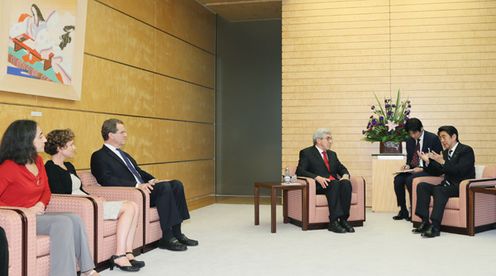 Photograph of the Prime Minister receiving the courtesy call from the American Jewish Committee