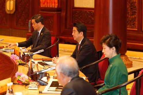 Photograph of the Prime Minister attending the APEC Economic Leaders' Meeting(taken by the representative photographer)