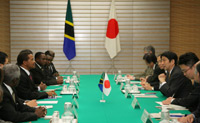 Photograph of the Japan-Tanzania Summit Meeting
