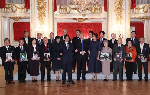 Photograph of the talks with families of abductees