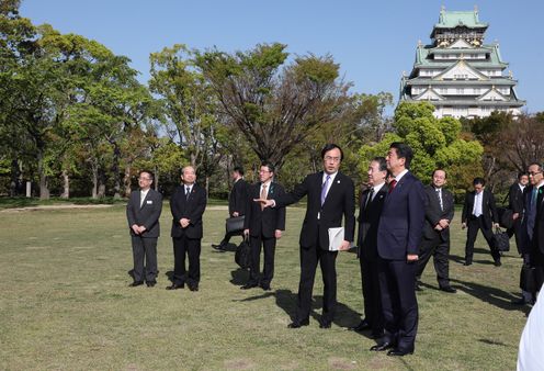 Photograph of the Prime Minister during the visit (1)