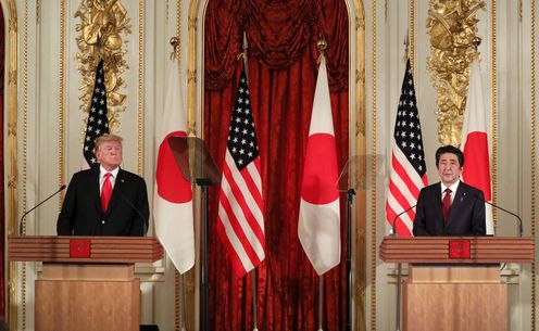 Photograph of the Japan-U.S. joint press conference (1)