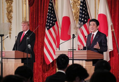 Photograph of the Japan-U.S. joint press conference (6)