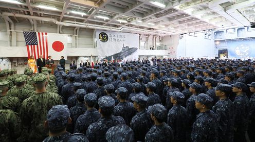 Photograph of the leaders encouraging the personnel (5)