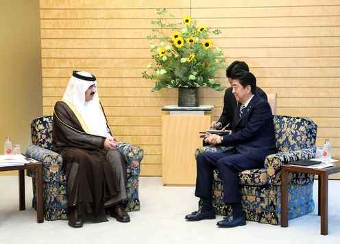 Photograph of the Prime Minister receiving the courtesy call (3)