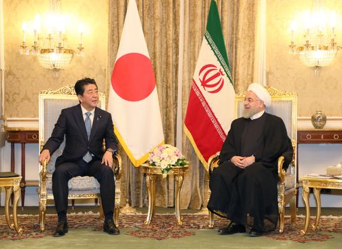 Photograph of the Japan-Iran Summit Meeting (2)