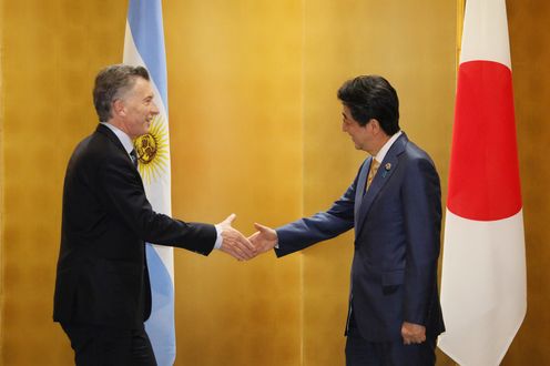 Photograph of the Japan-Argentina Summit Meeting (1)