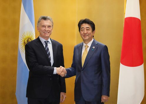 Photograph of the Japan-Argentina Summit Meeting (2)