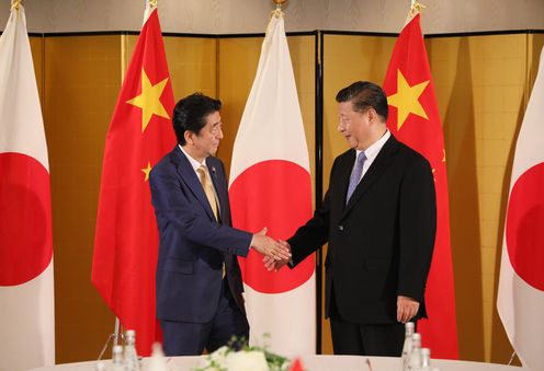 Photograph of the Japan-China Summit Meeting (2)