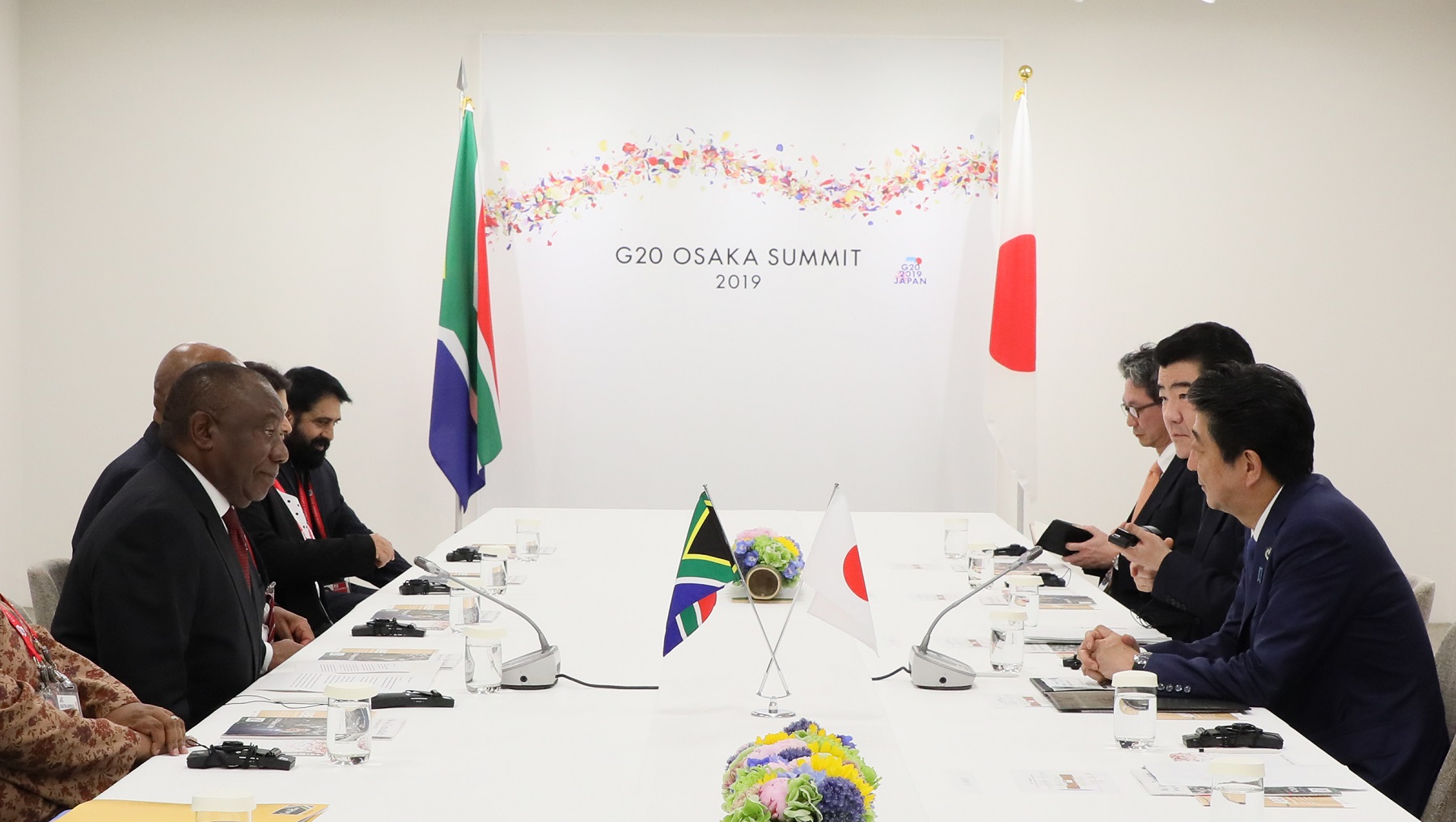 Photograph of the Japan-South Africa Summit Meeting (2)