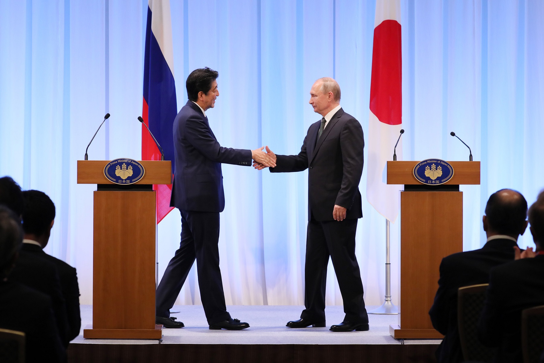 Photograph of the Japan-Russia joint press announcement (2)