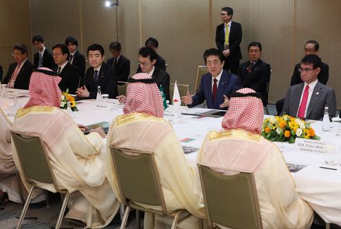 Photograph of the Prime Minister holding a meeting with the Crown Prince of Saudi Arabia (5)
