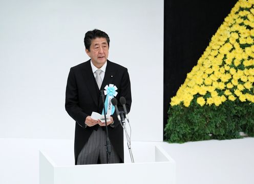 Photograph of the Prime Minister delivering an address (1)