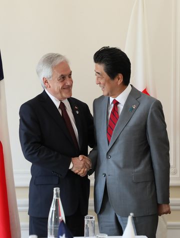 Photograph of the Japan-Chile Summit Meeting (2)