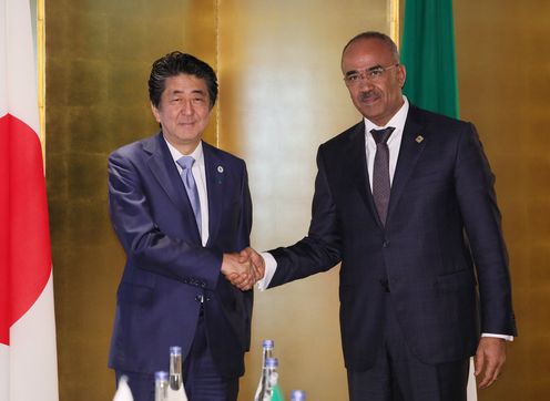 Photograph of the Japan-Algeria Summit Meeting