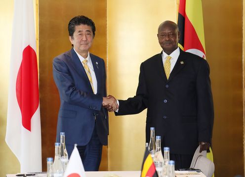 Photograph of the Japan-Uganda Summit Meeting